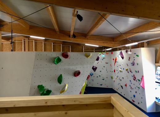 Salle de bloc Vertic’Halle à Monthey - #11